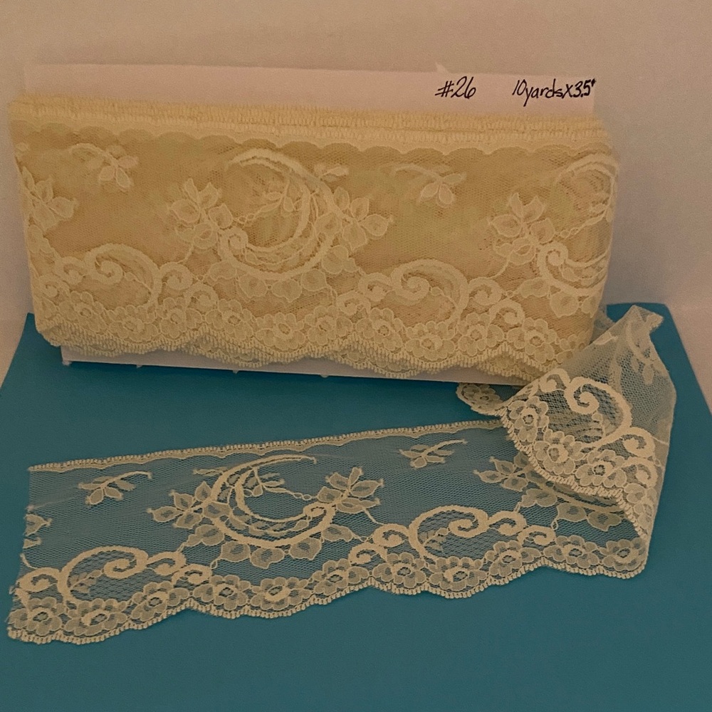 #26 Vintage Lace 10 Yards x 3.5” Elegant Cream Lace Trim